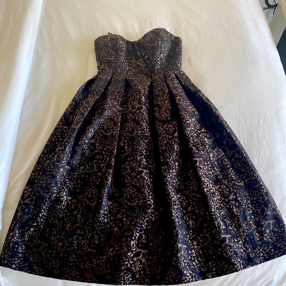 Size 6 Erin fethersrone dress with pockets